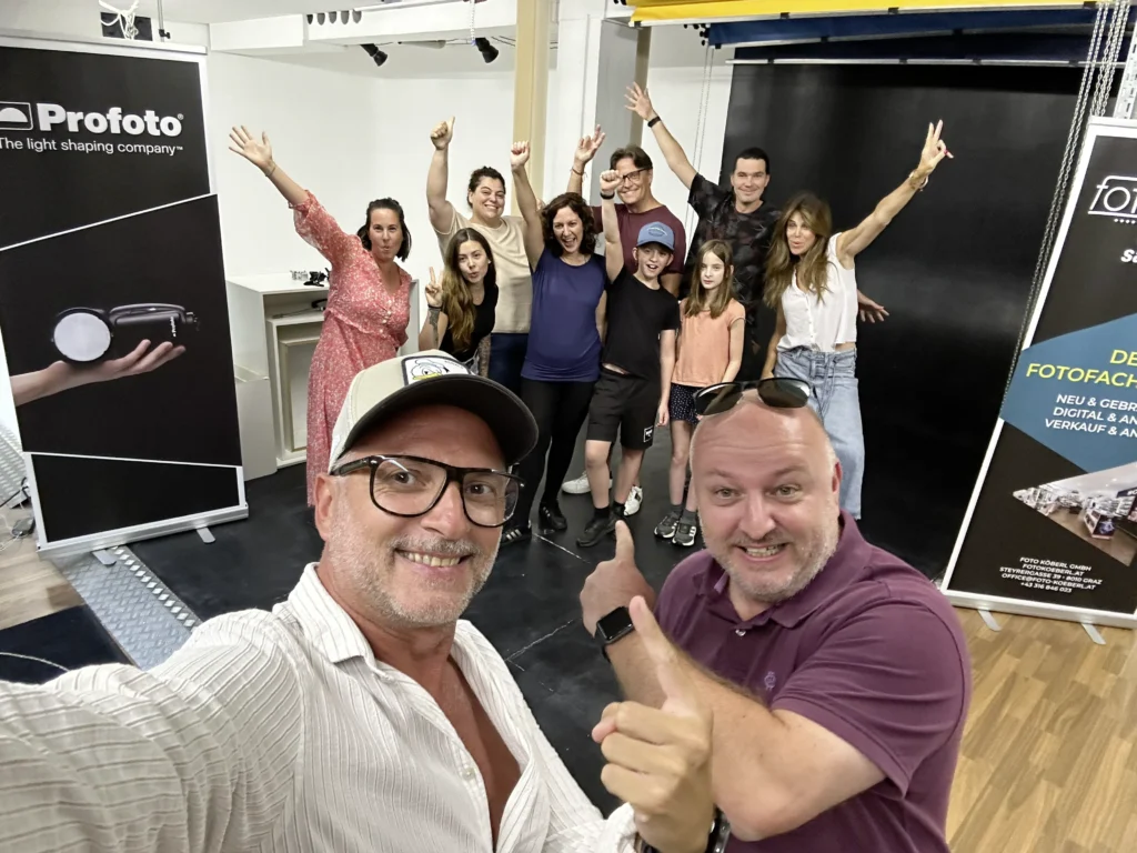 Michael Preschl, Werbefotograf und Visual Brand Specialist aus Salzburg, vermittelt im Workshop NEXT LEVEL OF PHOTOGRAPHY professionelle Techniken der Produktfotografie und Corporate Portrait Fotografie anhand praxisnaher Shootings und realer Produktionssituationen.